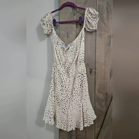 Olivaceous off shoulder spotted cheetah print mini dress. Size medium NWT - Picture 3 of 13